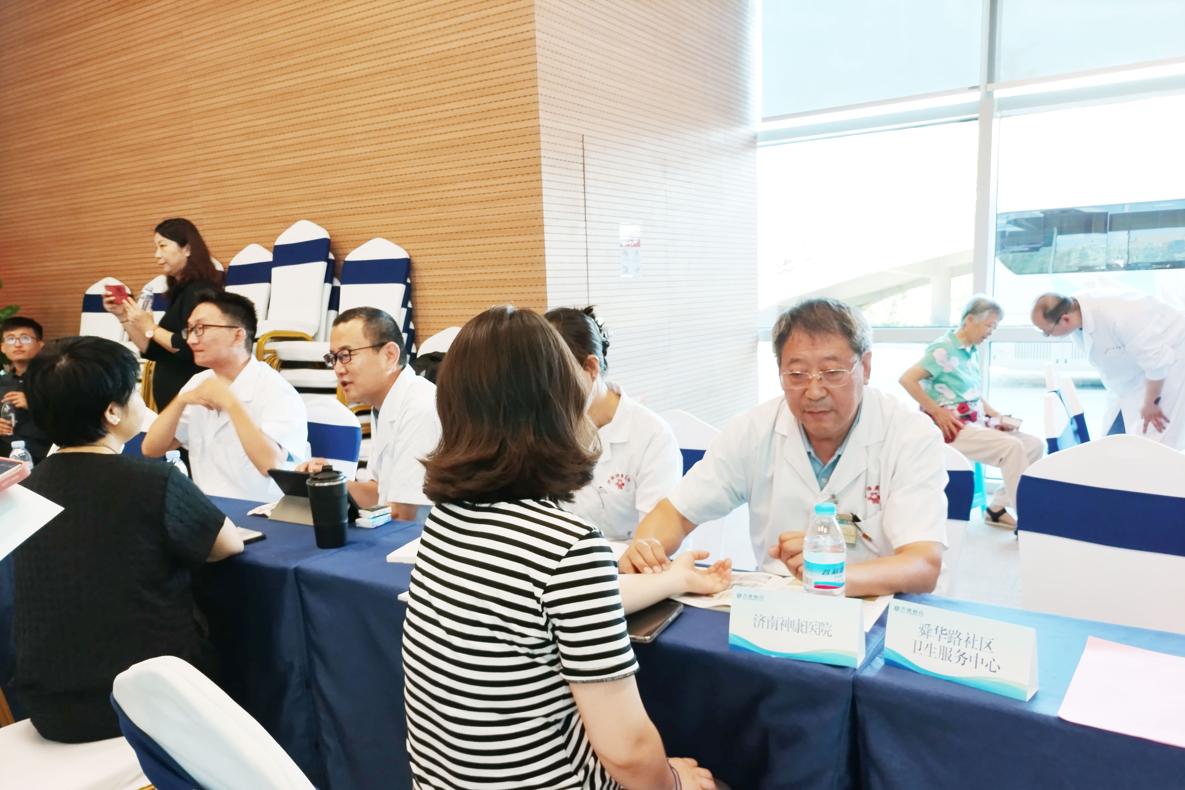 【神康动态】我院走进齐鲁制药开展“义诊暖心、健康同行”活动